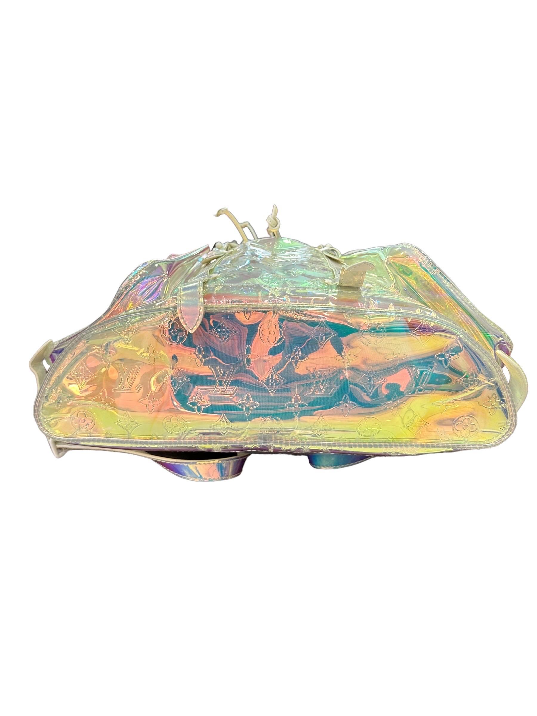 2018 Louis Vuitton x Virgil Abloh Christopher GM Prisma PVC Multicolore en vente 9