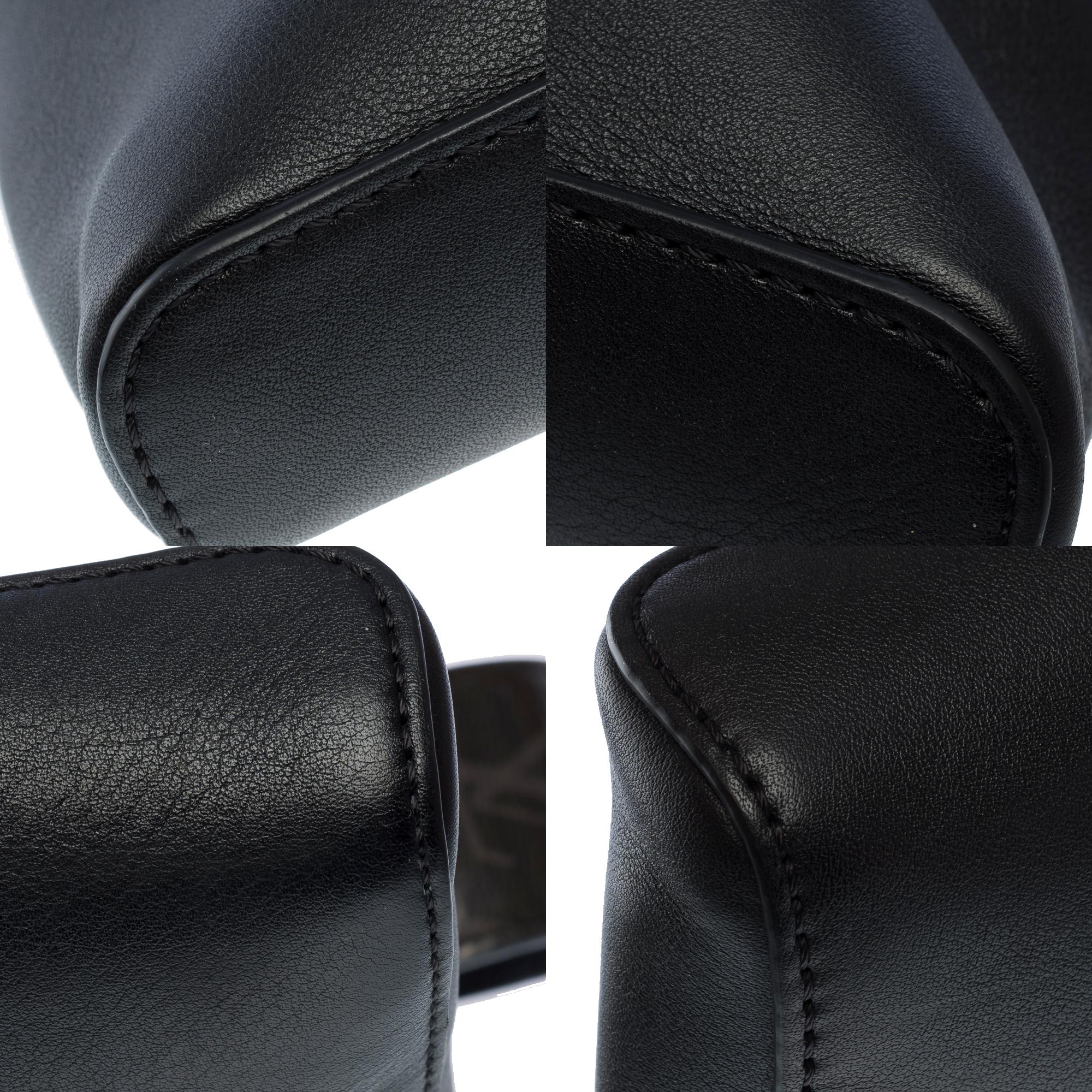 2018 Men FW Louis Vuitton Messenger PM Dark infinity crossbody in black leather For Sale 7