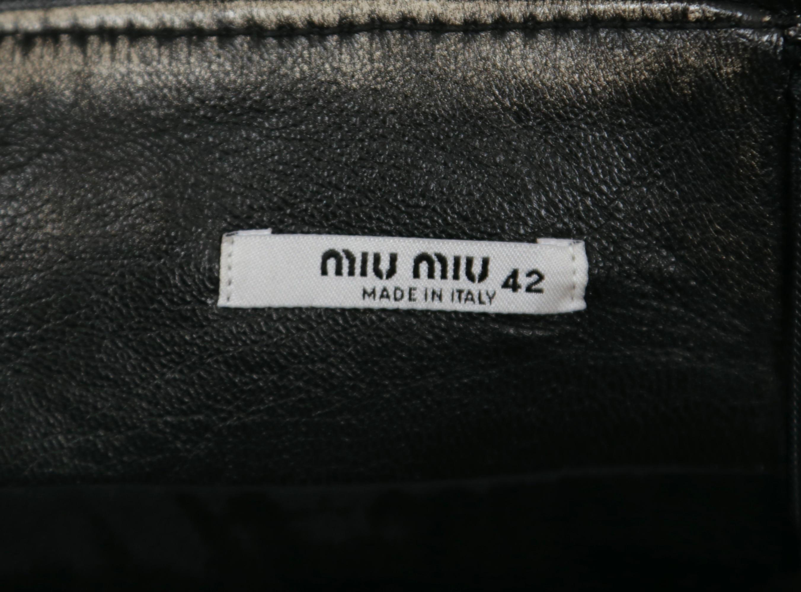 2018 MIU MIU - Jupe en cuir vieilli avec ceinture en vente 3