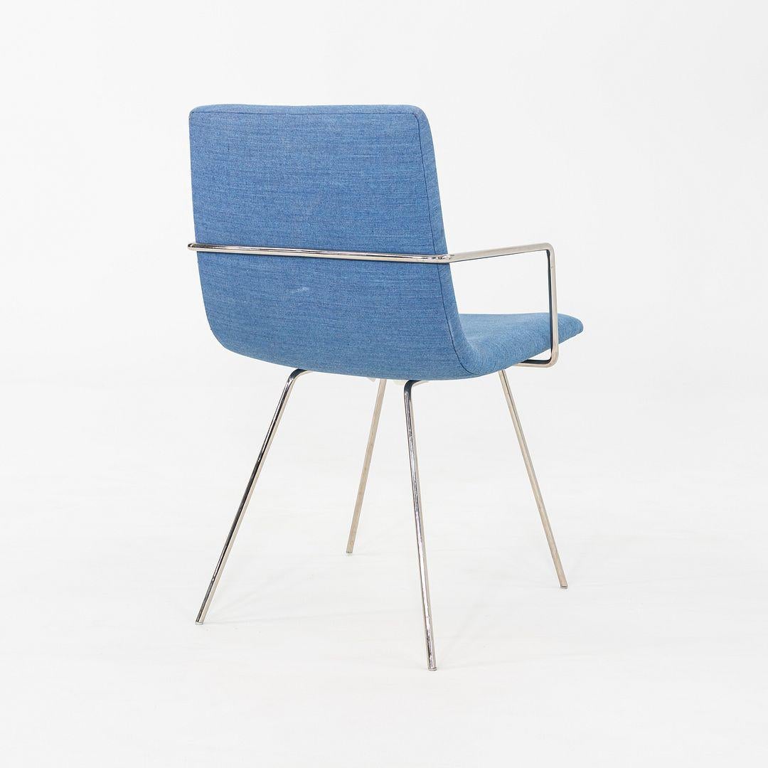 Acier 2018 Paire de fauteuils Capra en tissu bleu par Lee Pasteris pour Martin Brattrud en vente