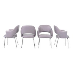 Ensemble de quatre fauteuils de salle à manger Nightingale Corp en cuir gris Tonik en vinyle gris 2018
