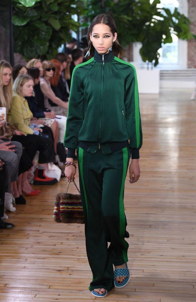 2018 Valentino Garavani textured trim tracksuit zip jacket For Sale 10