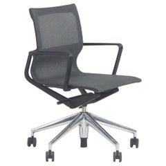 2018 Sedia da scrivania rotante Vitra Physix di Alberta Meda in rete grigia Set disponibili.