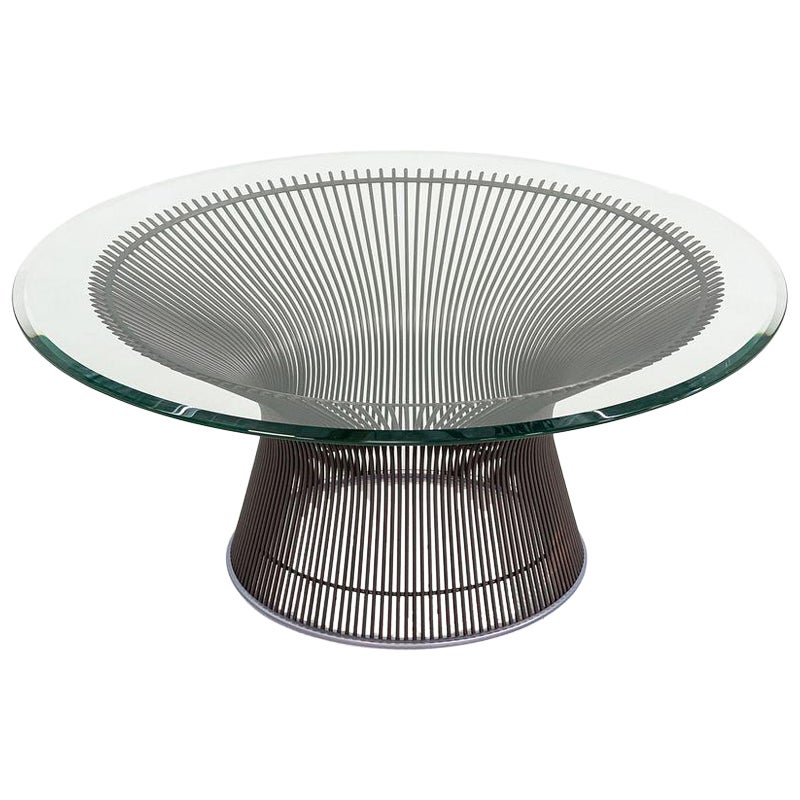2018 Warren Platner for Knoll Coffee Table with 36"Glass Top and Bronze Base en venta