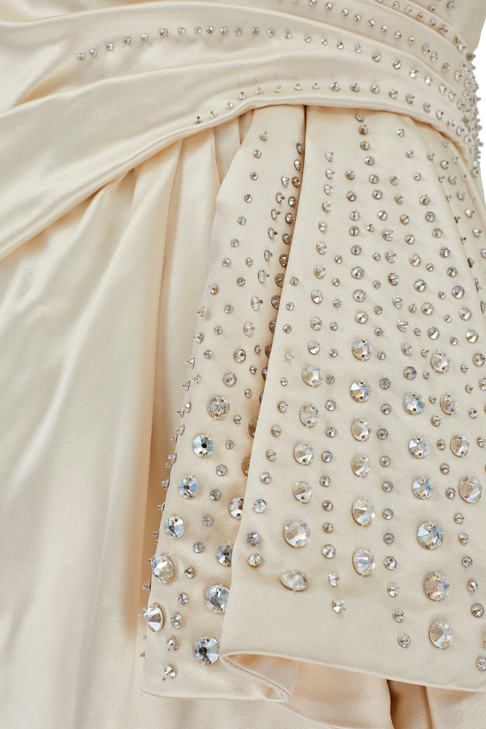2019 Alberta Ferretti Couture Cream Silk Rhinestone Dress with Train In Excellent Condition For Sale In London, GB