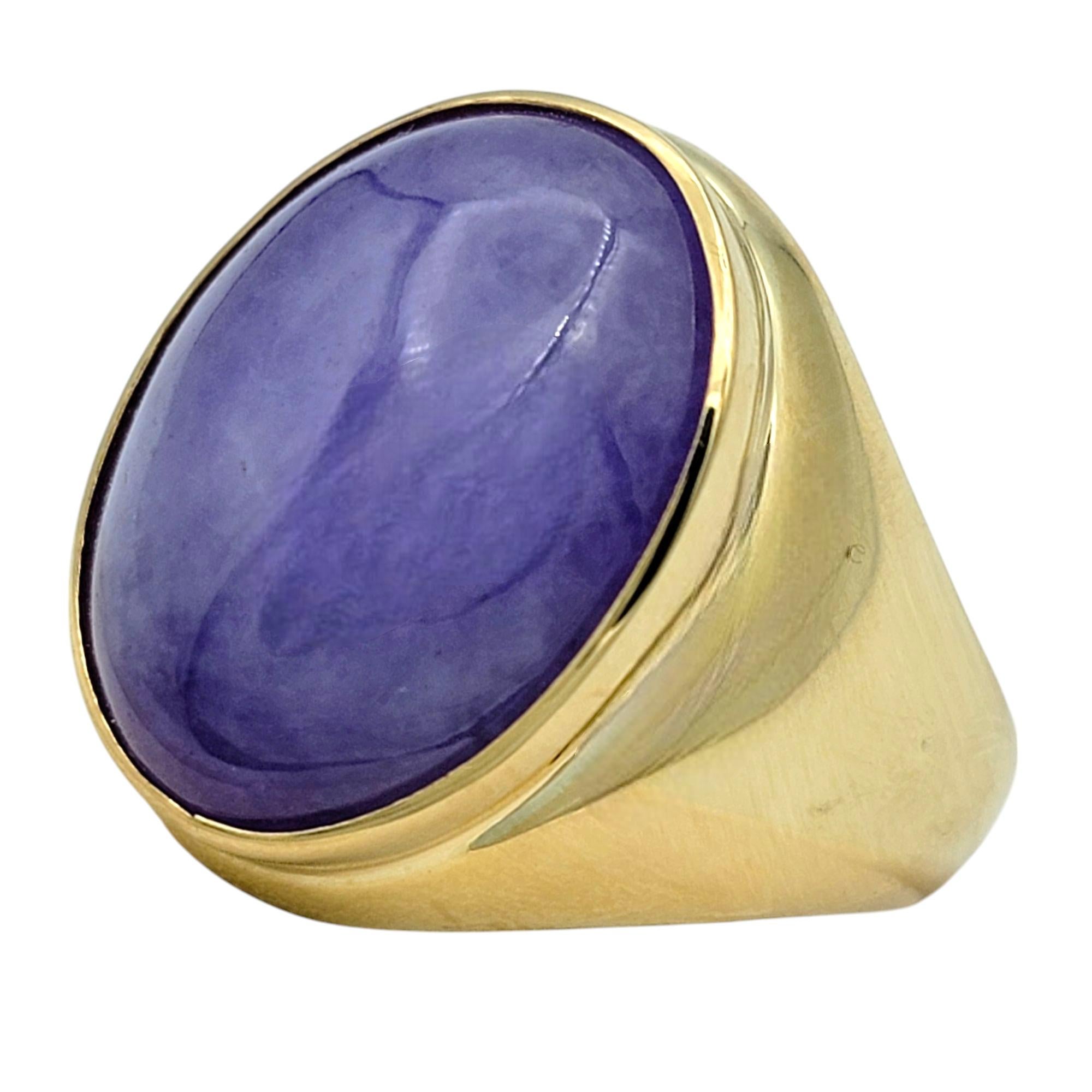 Contemporary 20.19 Carat Oval Cabochon Dyed Purple Jade Cocktail Ring in 14 Karat Yellow Gold For Sale