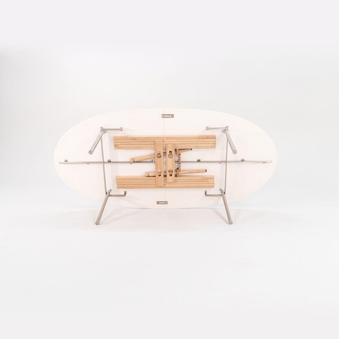 2019 Carl Hansen CH336 Mesa de comedor extensible en laminado blanco con patas de acero Moderno en venta
