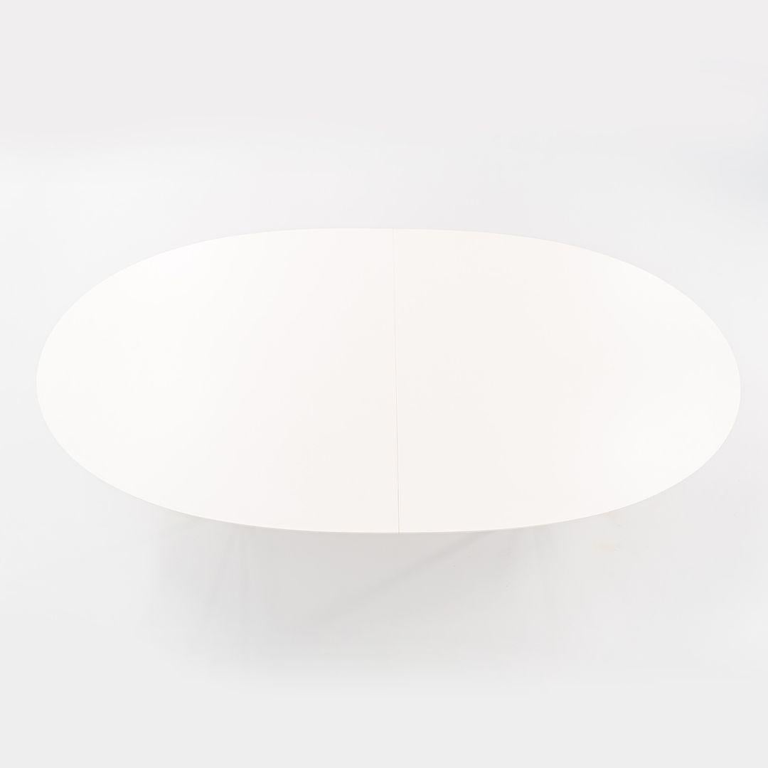 2019 Carl Hansen CH336 Mesa de comedor extensible en laminado blanco con patas de acero Siglo XXI y contemporáneo en venta
