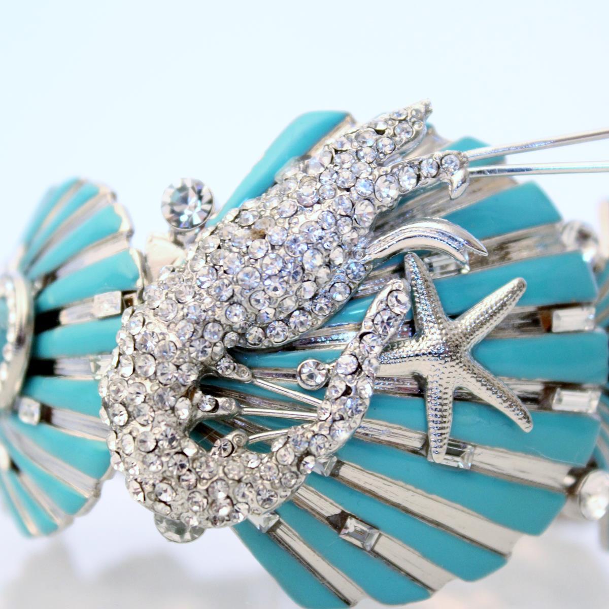 Stunning fancy piece by Carlo Zini Milano
New summer 2019 colection !
Non allergenic rhodium
Sea theme
Amazing creation of swarovski crystals, rhinestones and resins
17 Cm wrist (6.69 inches)
100% Artisanal work
Made in Milano
Worldwide express