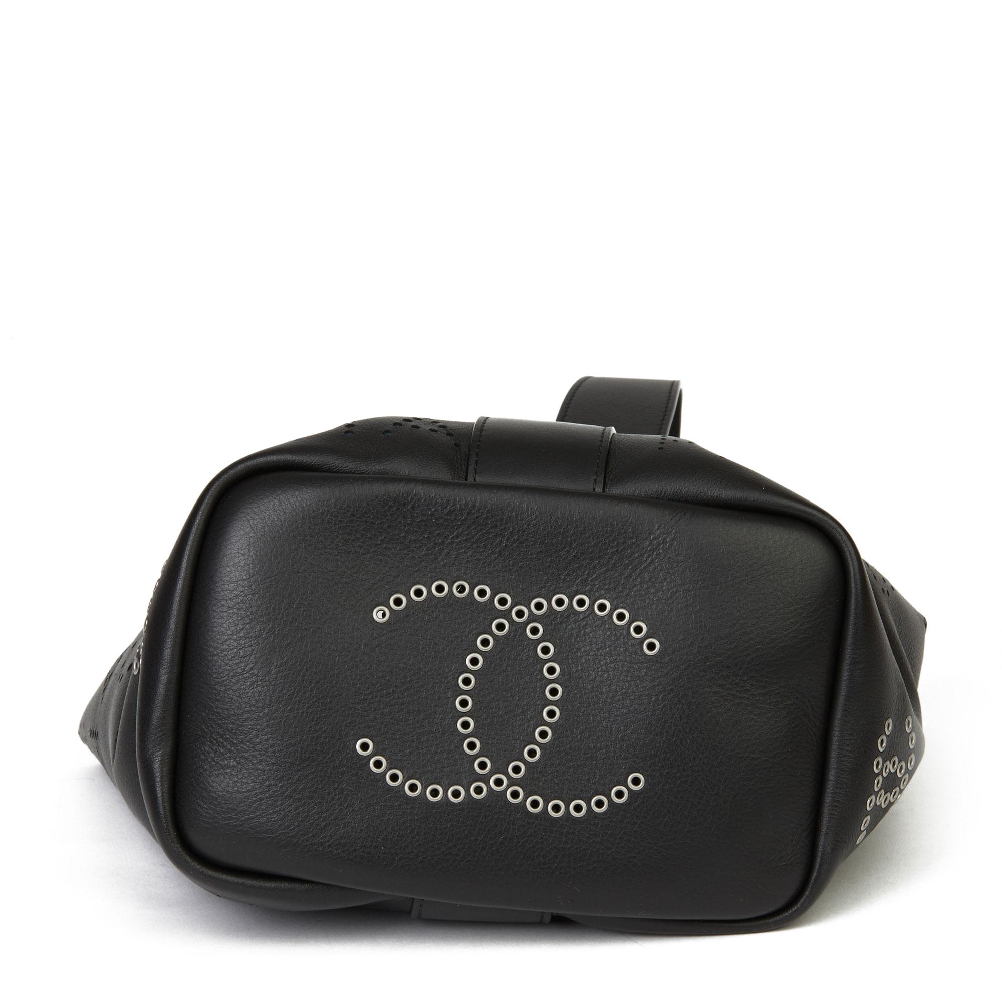 2019 Chanel Black Perforated Calfskin Logo Eyelets Bucket Bag with Tweed Pouch In Excellent Condition In Bishop's Stortford, Hertfordshire