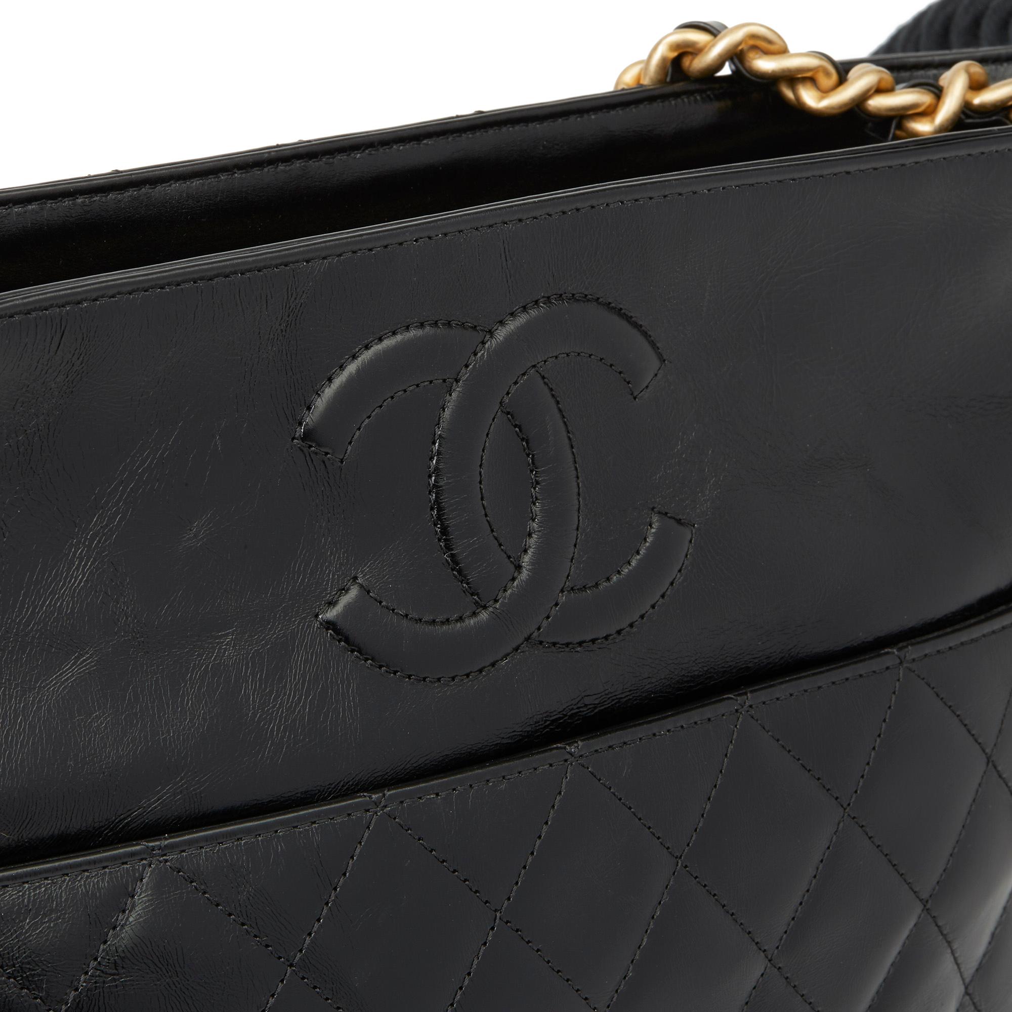 Women's 2019 Chanel Black Quilted Aged Calfskin Leather En Vogue Hobo Bag 