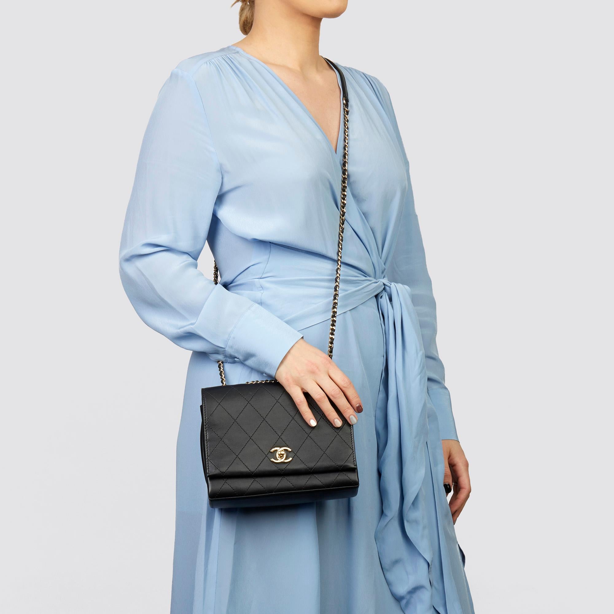 CHANEL 
Schwarzes gestepptes Kalbsleder Triple Compartment Classic Single Flap Bag

Xupes Referenz: HB3663
Seriennummer: 27295717
Alter (ca.): 2019
Begleitet von: Echtheitskarte
Details zur Echtheit: Echtheitskarte:: Serienaufkleber (Made in