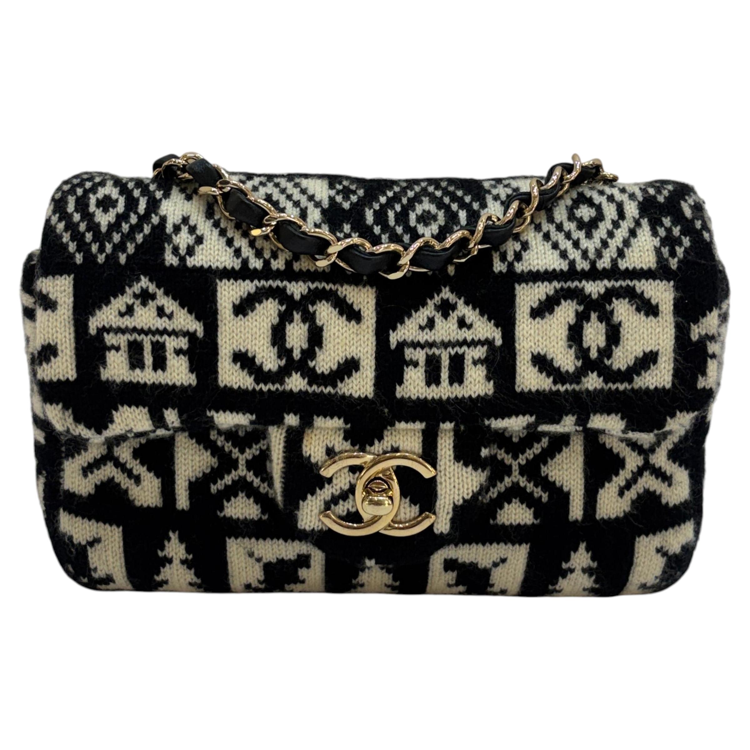 What year is the Chanel 19 series?