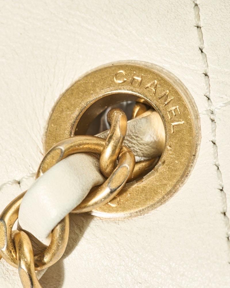 2019 Chanel Flap Bag Enchained Pelle Trapuntata Bianca For Sale 4