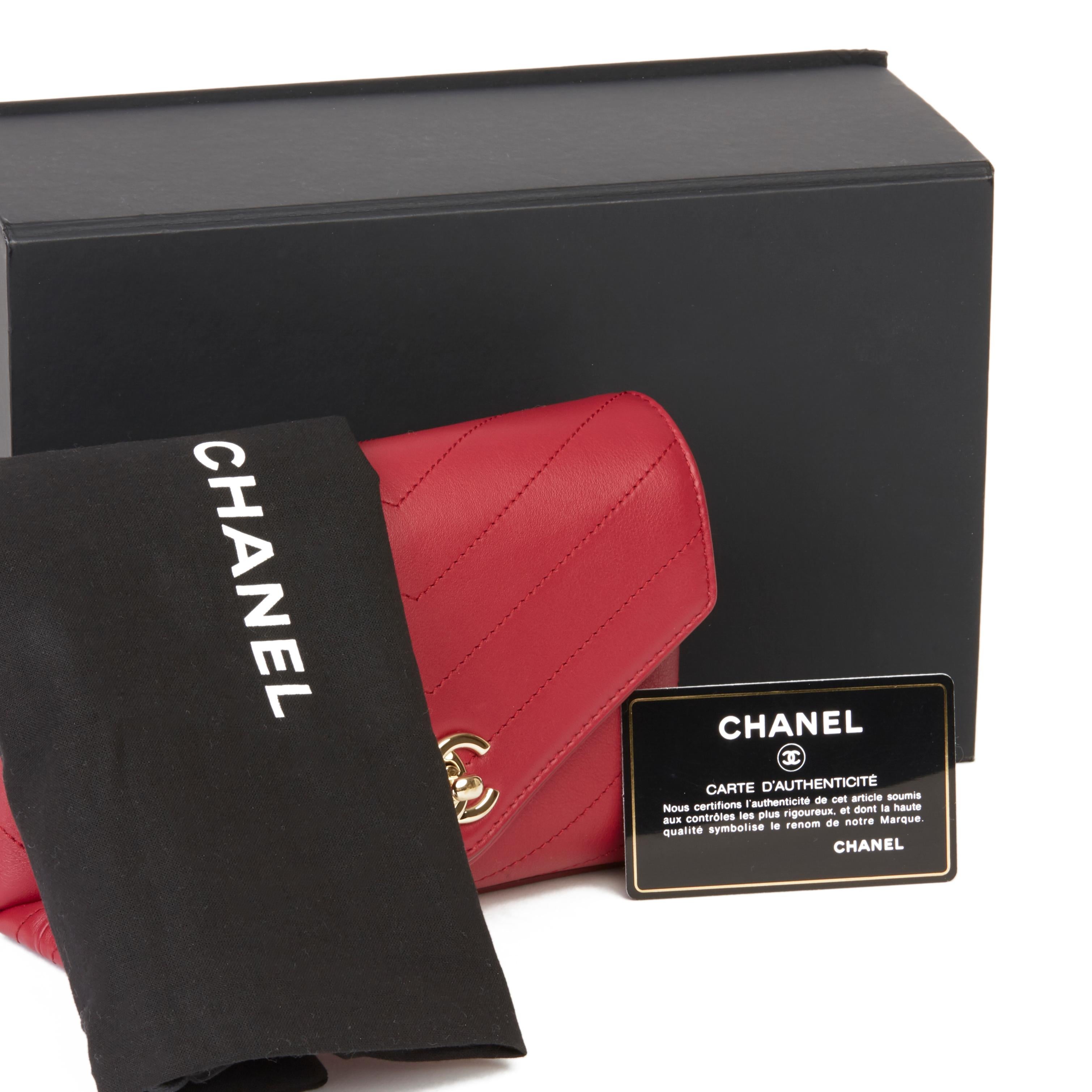 2019 Chanel Red Chevron Quilted Calfskin Leather Coco Waist Bag 4