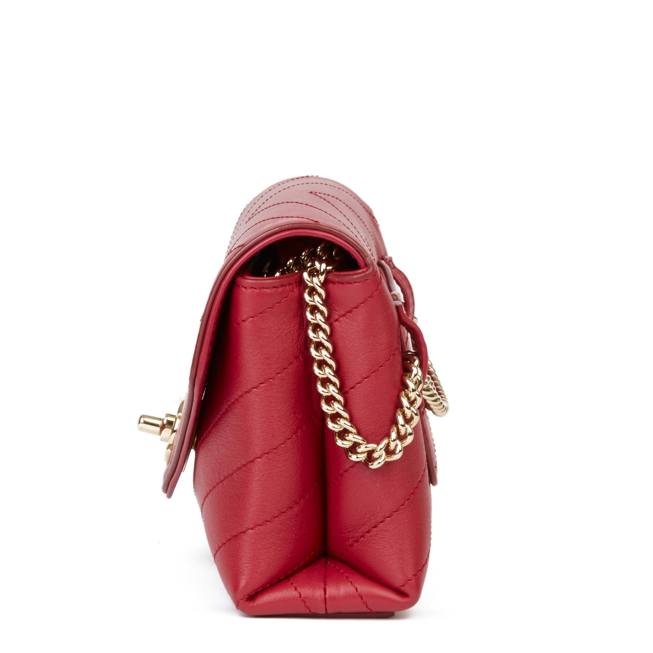 CHANEL
Red Chevron Quilted Calfskin Leather Coco Waist Bag

Xupes Reference: HB3408
Serial Number: 26445339
Age (Circa): 2019
Accompanied By: Chanel Dust Bag, Box, Authenticity Card
Authenticity Details: Authenticity Card, Serial Sticker (Made in