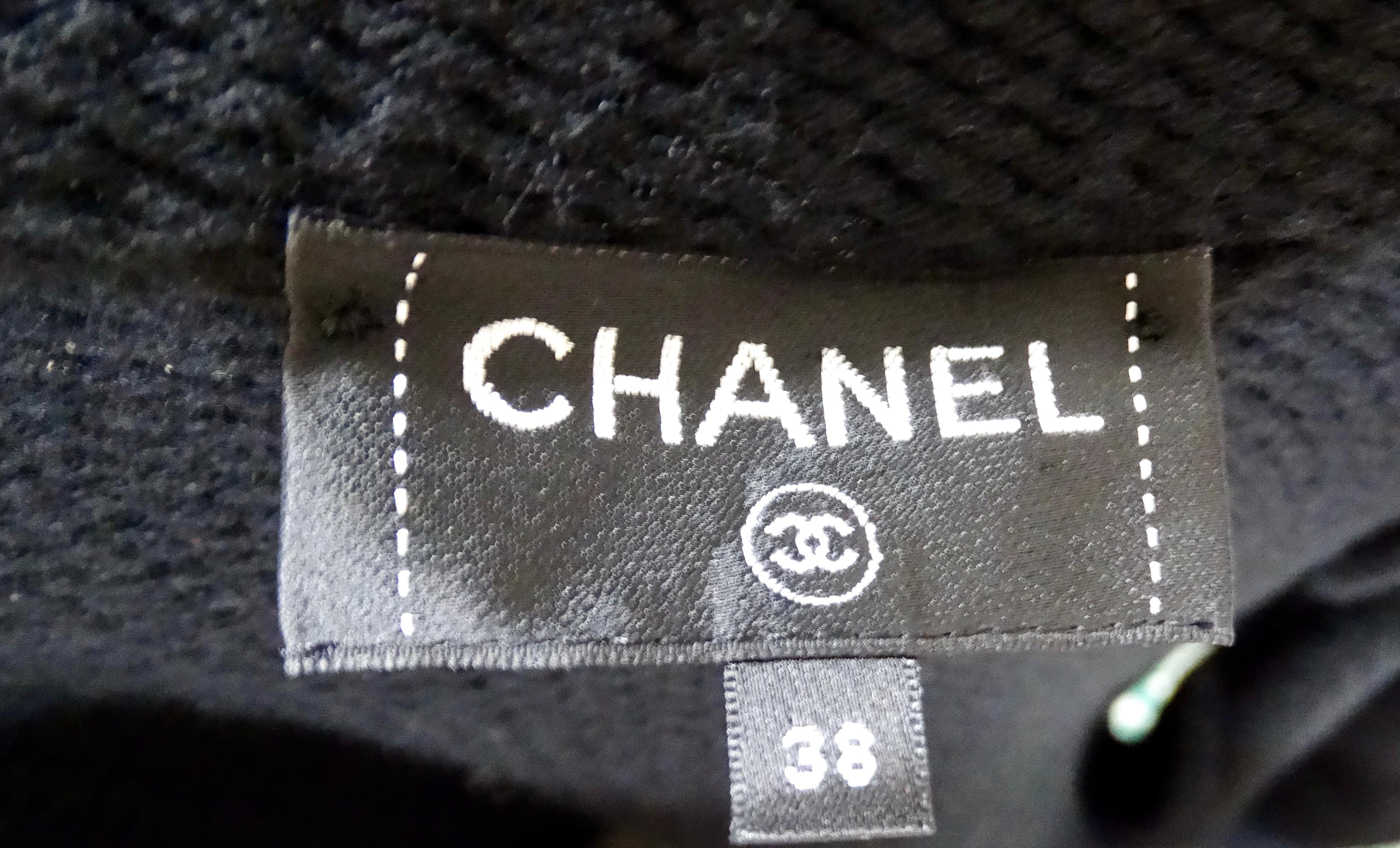 2019 Chanel Runway Black & White Knit Wool Cashmere Blend Belted Coat For Sale 7