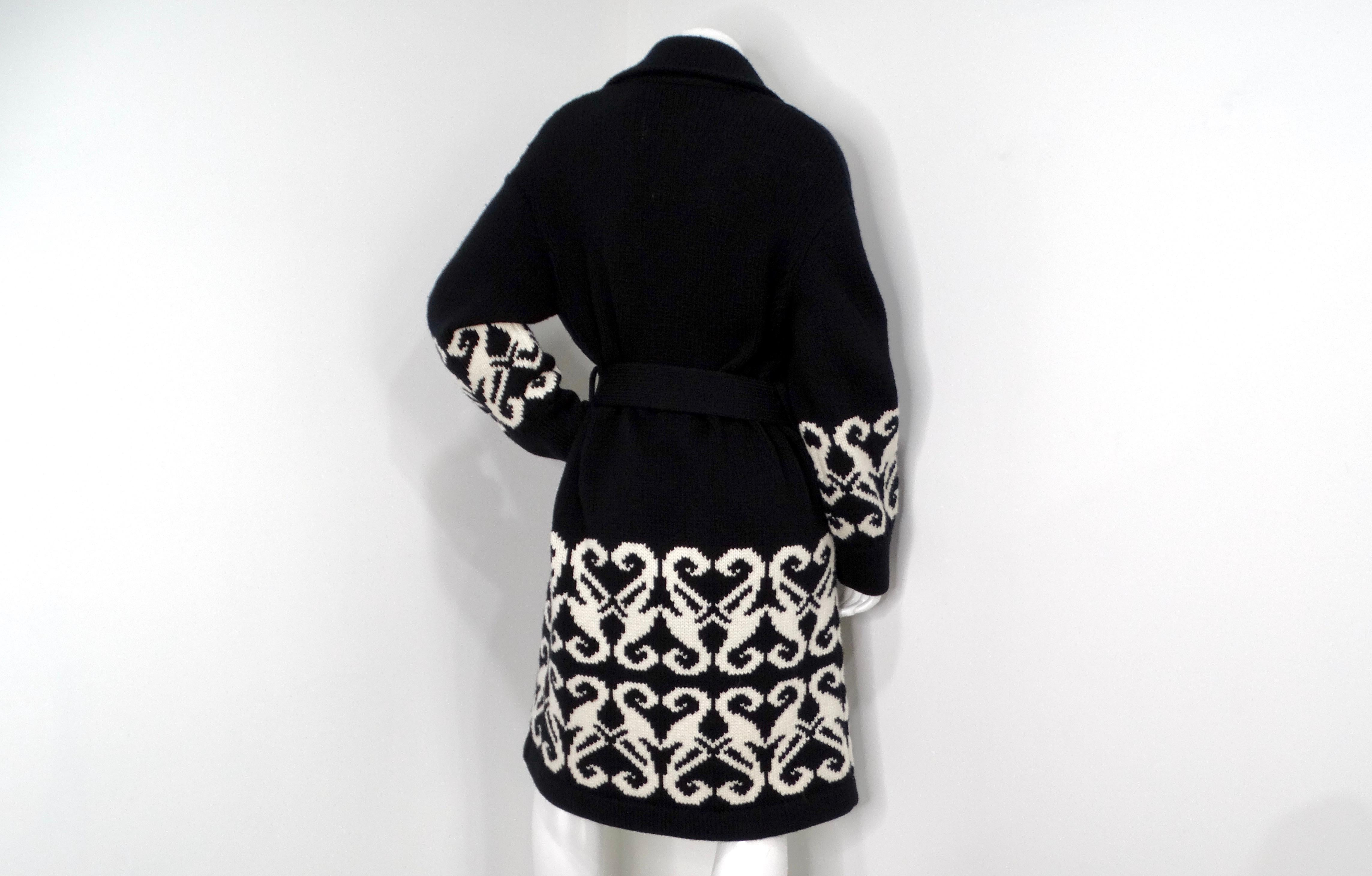 2019 Chanel Runway Black & White Knit Wool Cashmere Blend Belted Coat In Good Condition For Sale In Scottsdale, AZ