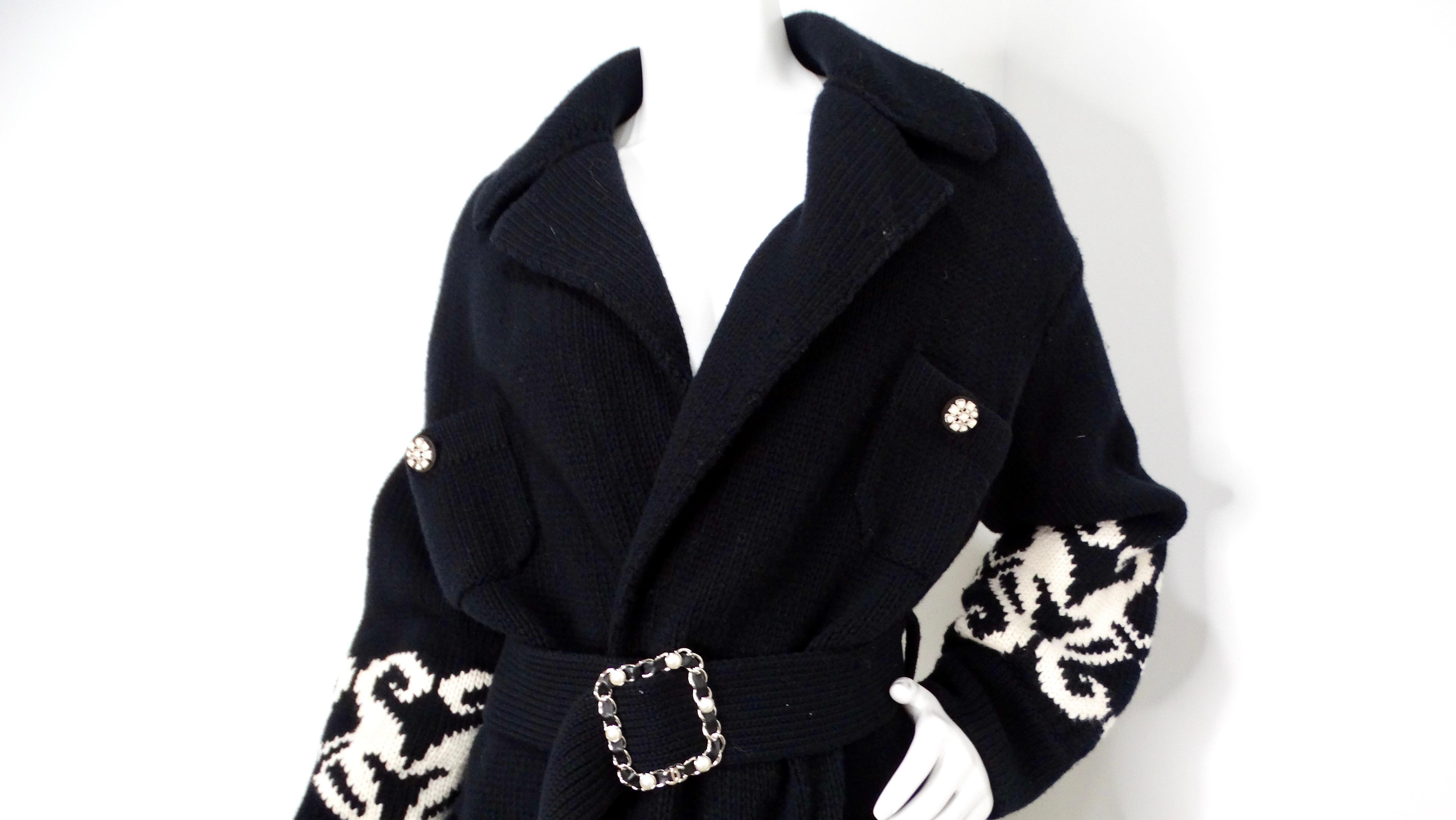 Women's 2019 Chanel Runway Black & White Knit Wool Cashmere Blend Belted Coat For Sale