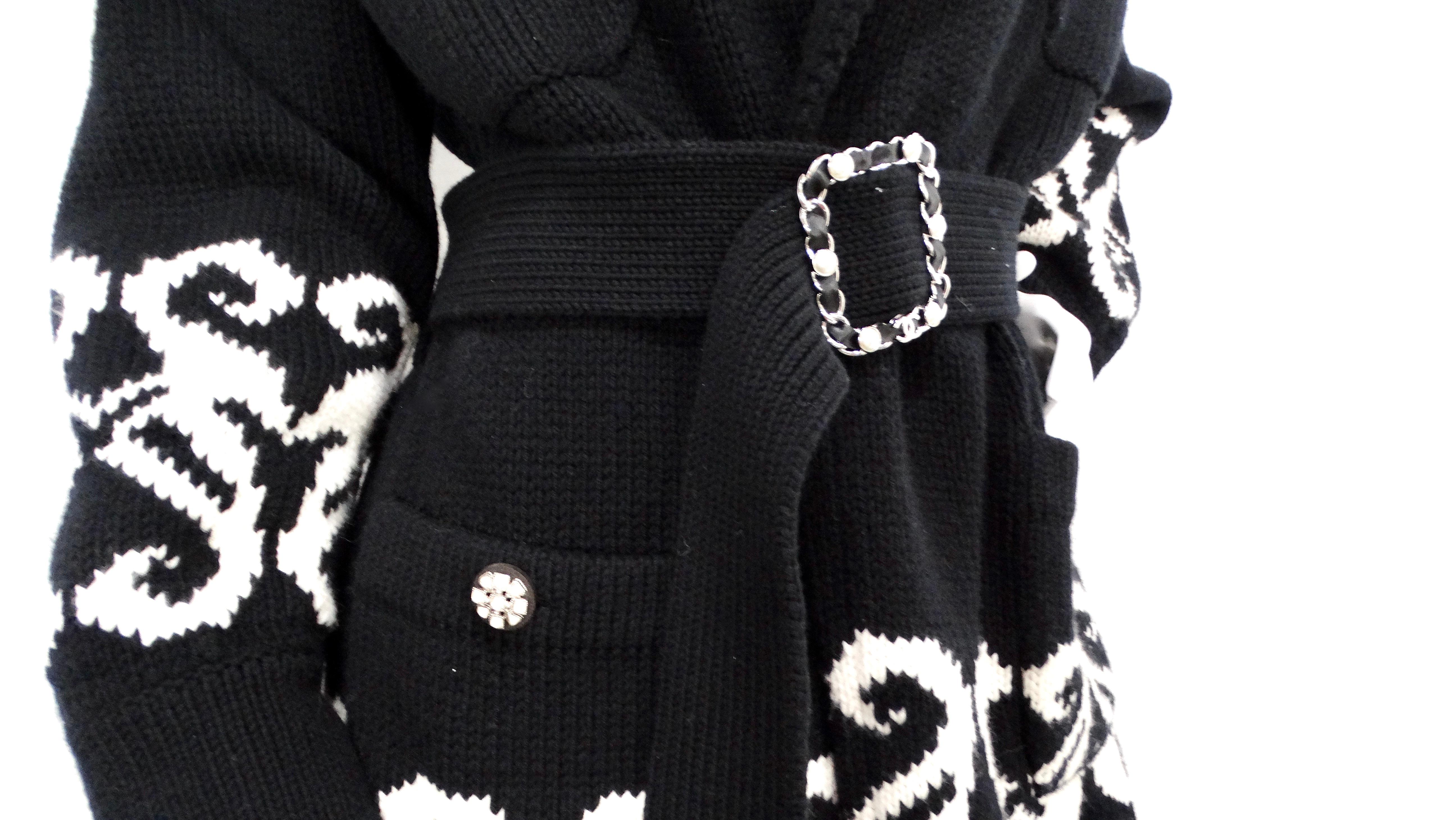 2019 Chanel Runway Black & White Knit Wool Cashmere Blend Belted Coat For Sale 2