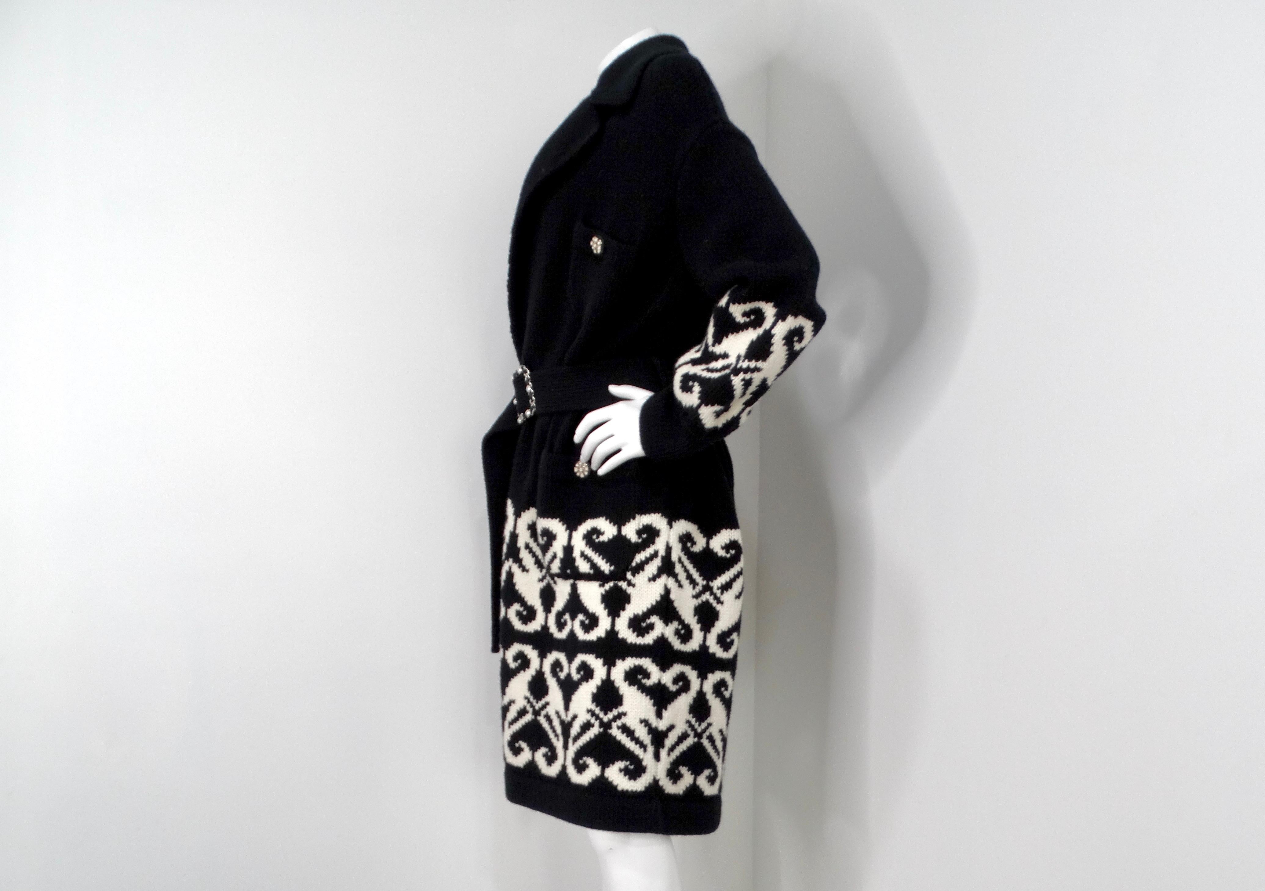 2019 Chanel Runway Black & White Knit Wool Cashmere Blend Belted Coat For Sale 5