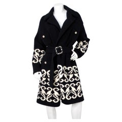 2019 Chanel Runway Schwarz-Weißer Strickmantel aus Woll-Kaschmir-Gemisch mit Gürtel