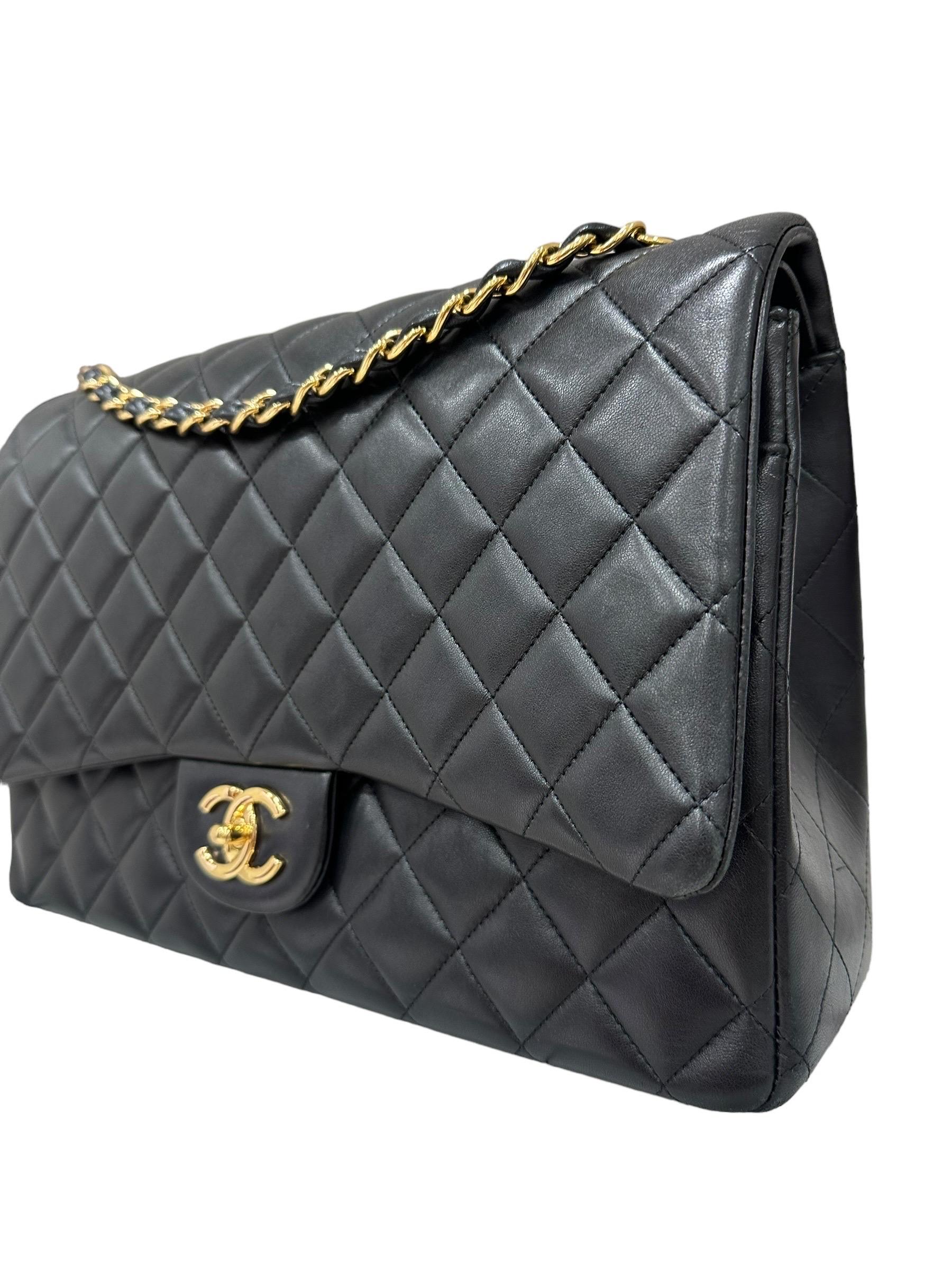 2019 Chanel Timeless Maxi Jumbo Pelle liscia Nera In Excellent Condition For Sale In Torre Del Greco, IT