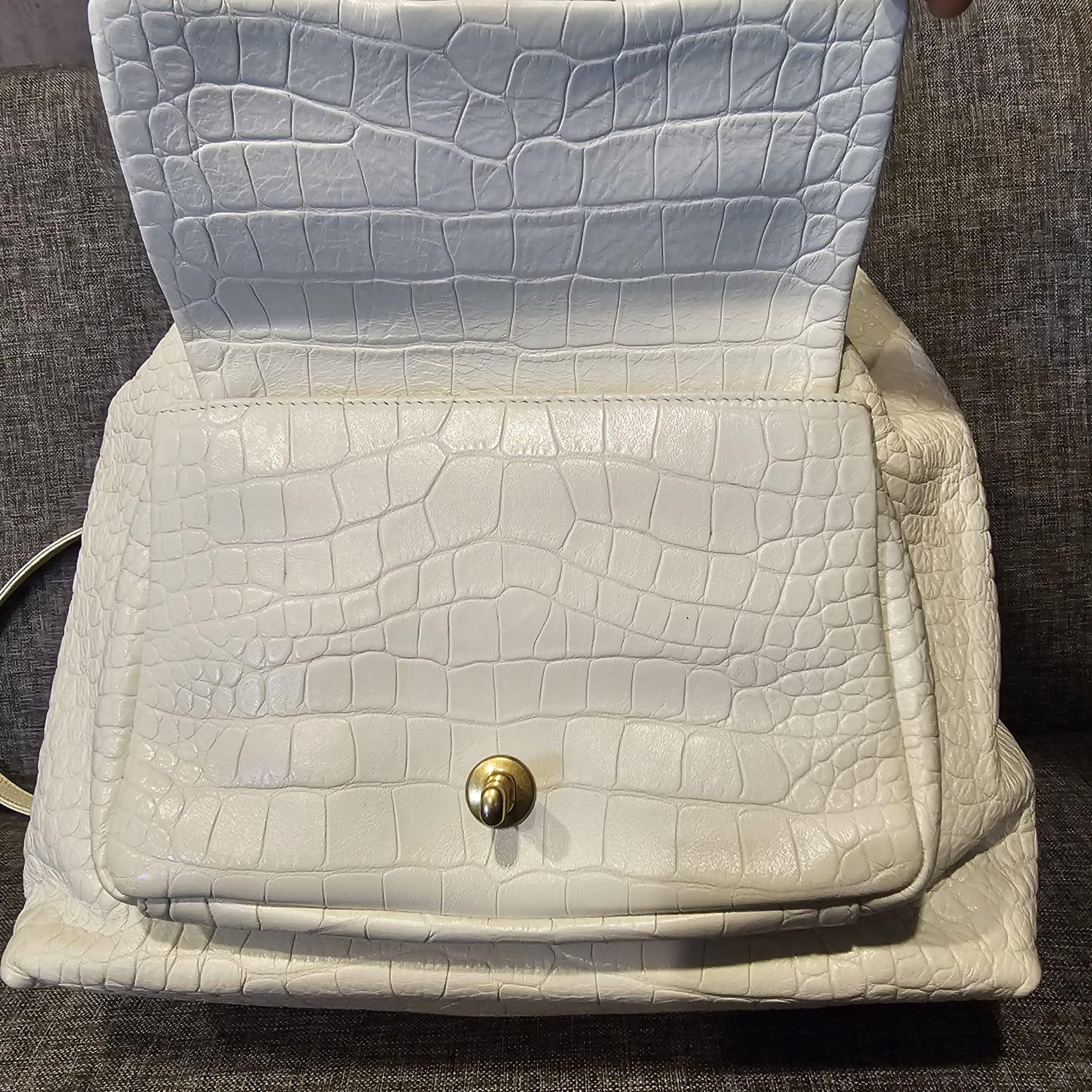 Chanel, grand sac à dos à cordon en cuir embossé au croco blanc, 2019 Bon état - En vente à Jakarta, Daerah Khusus Ibukota Jakarta