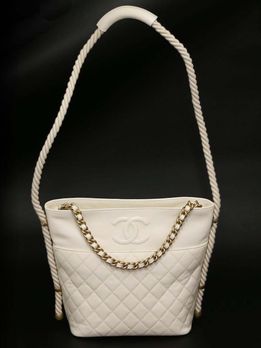 2019 Chanel bolso hobo de cuero blanco en venta 2
