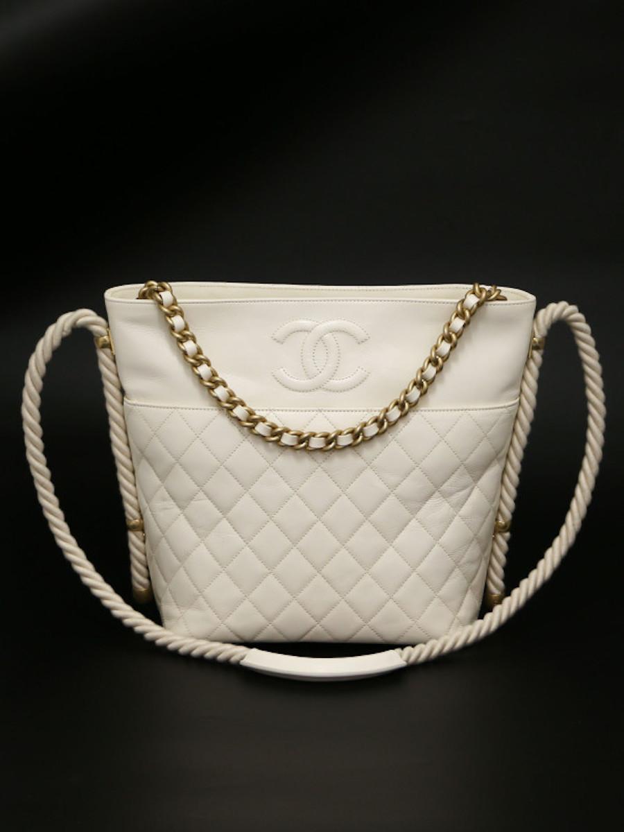 2019 Chanel bolso hobo de cuero blanco en venta 3