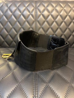 2019 Christian Dior Cinturón de silla de montar de piel arrugada negra