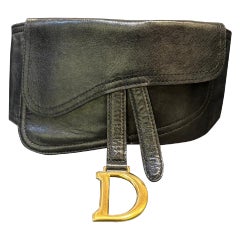 2019 Christian Dior Cinturón de silla de montar de piel arrugada negra