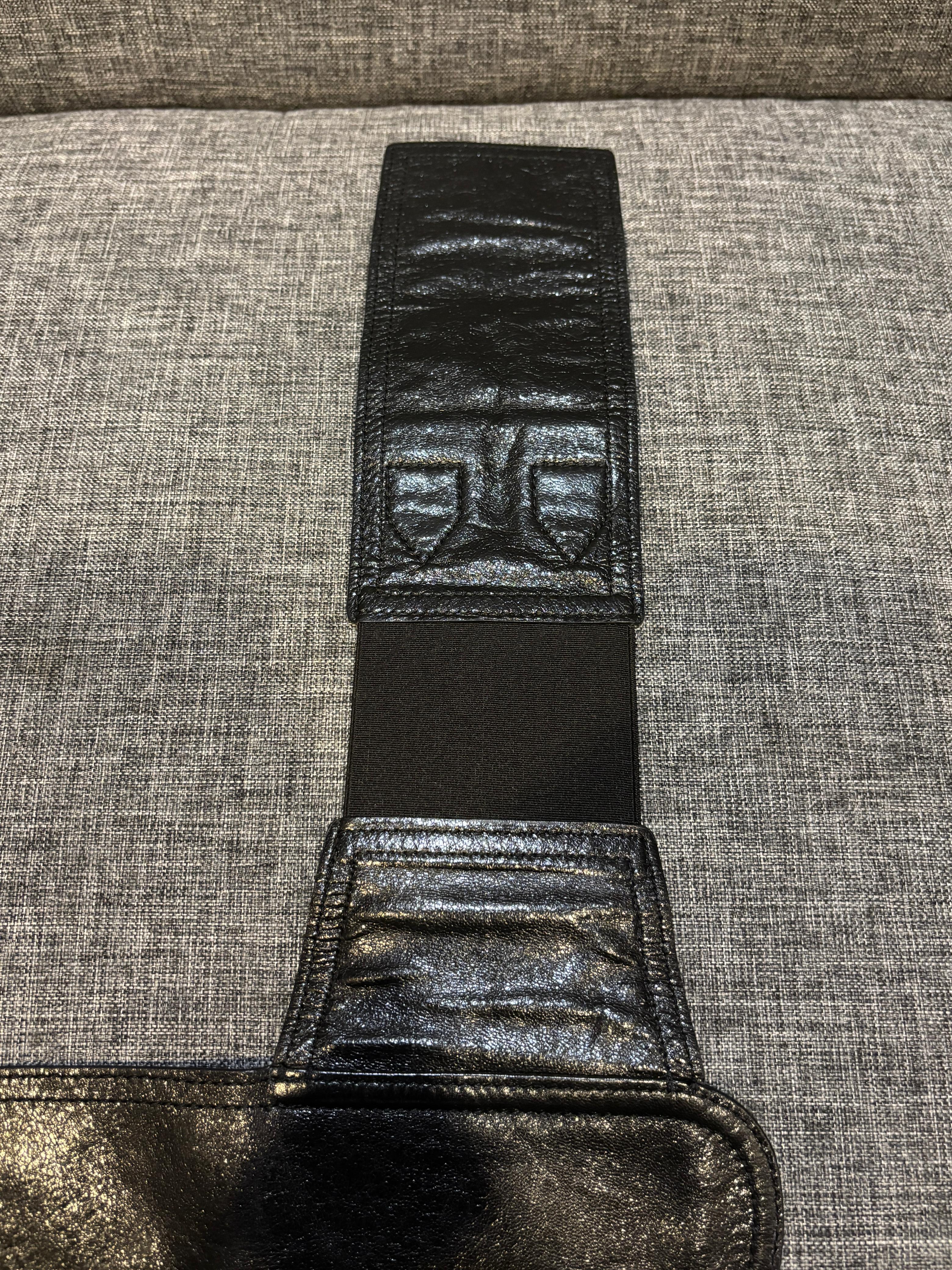2019 Christian Dior Cintura a sella in pelle nera in vendita 7