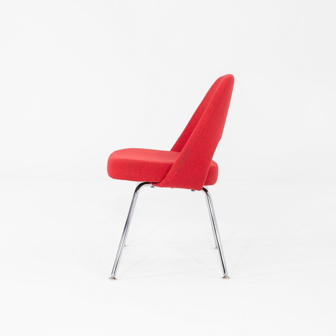 Moderne 2019 Eero Saarinen for Knoll Armless Executive Dining Chair in Red Fabric en vente