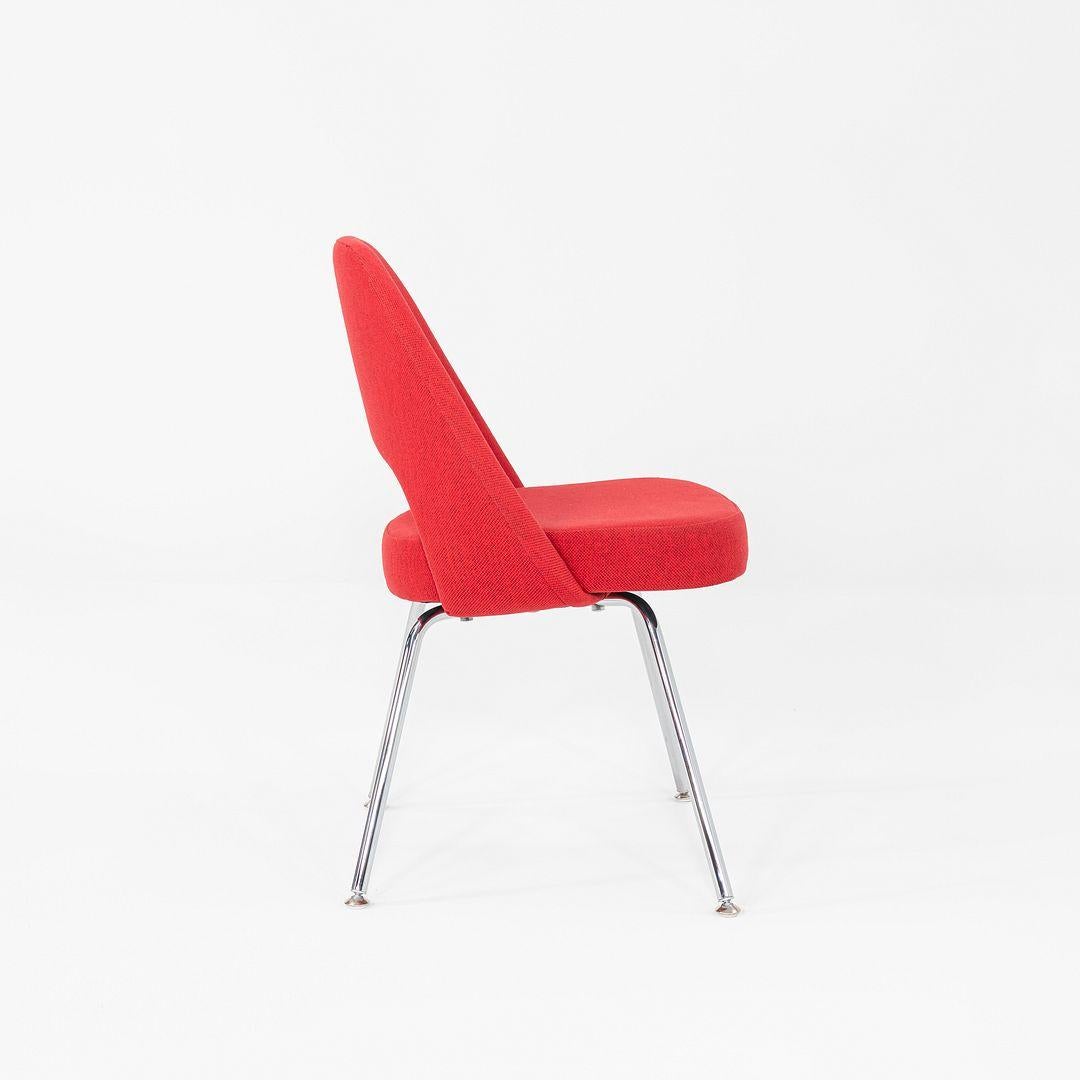 XXIe siècle et contemporain 2019 Eero Saarinen for Knoll Armless Executive Dining Chair in Red Fabric en vente
