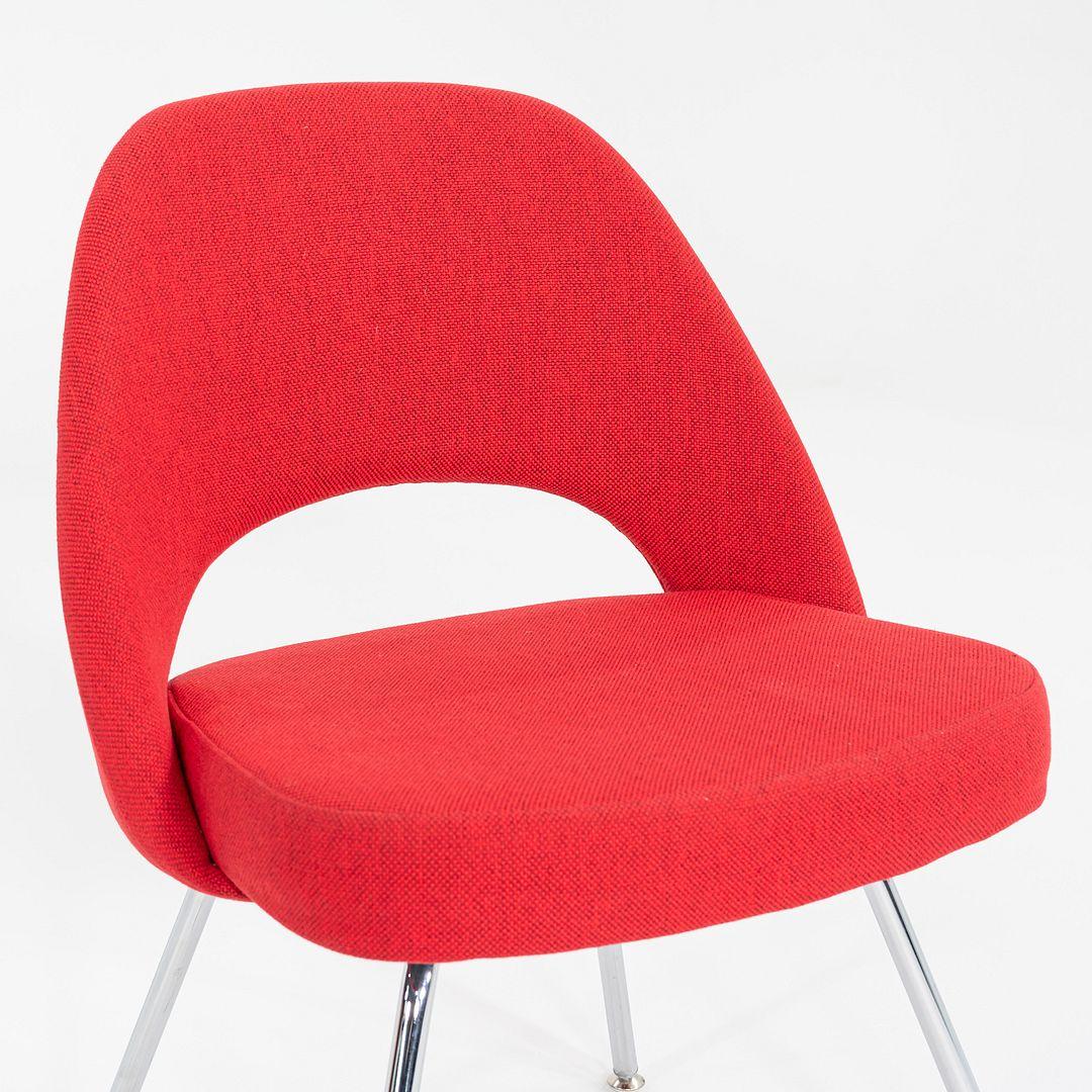 2019 Eero Saarinen for Knoll Armless Executive Dining Chair in Red Fabric en vente 1
