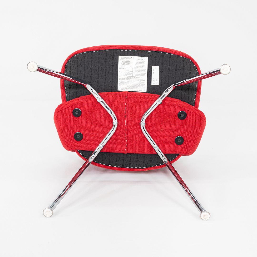 2019 Eero Saarinen for Knoll Armless Executive Dining Chair in Red Fabric en vente 2