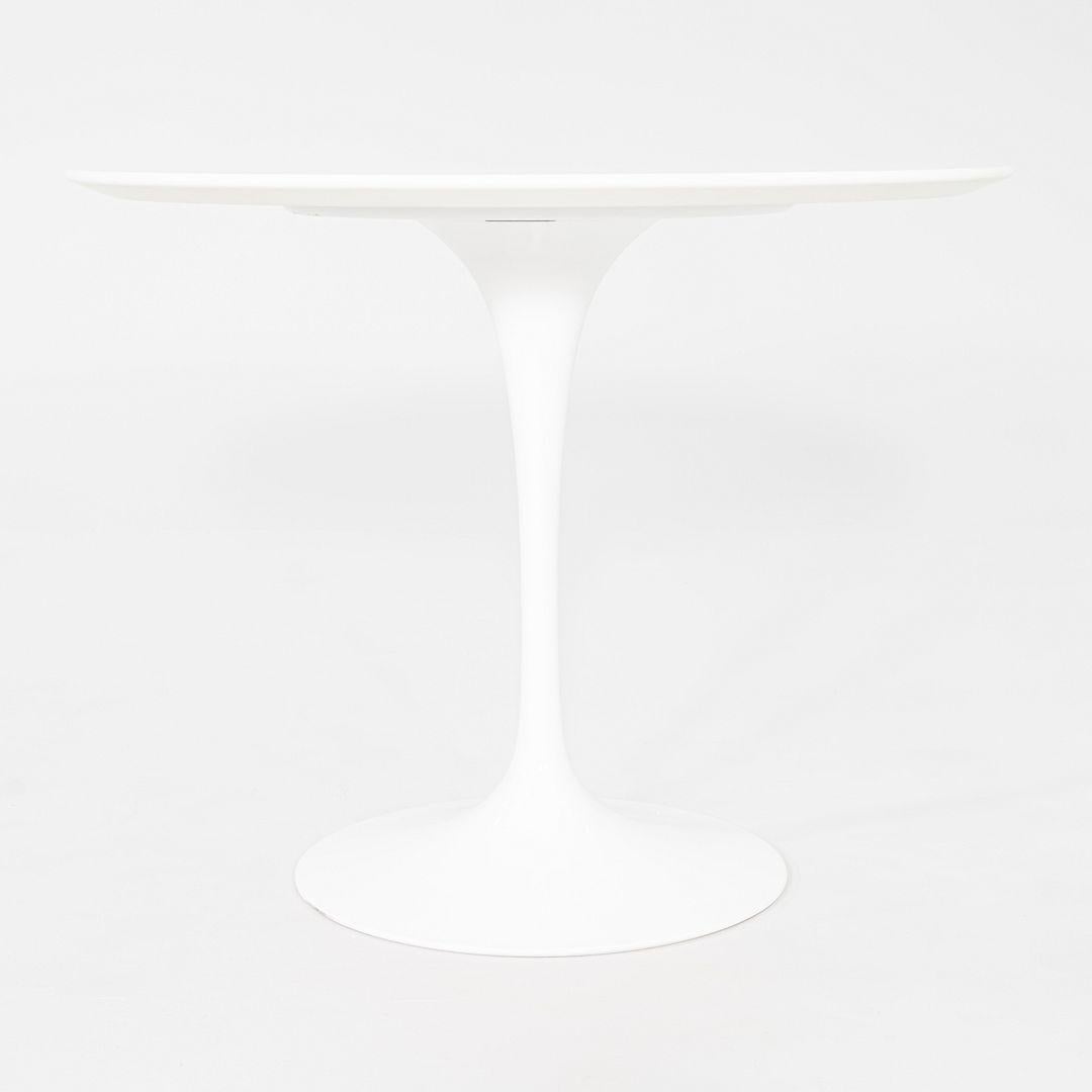Moulage 2019 Eero Saarinen for Knoll Table de salle à manger Tulip en stratifié blanc 36