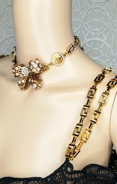 2019 F/W look # 35 NEW VERSACE SWAROWSKI STONES BROOCH GREEK KEY CHAIN NECKLACE