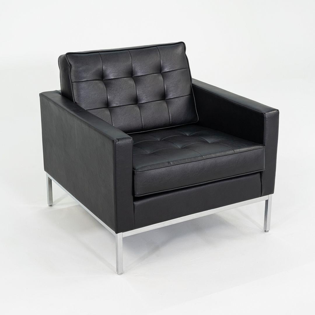 XXI secolo e contemporaneo 2019 Florence Knoll Club Lounge Chair in pelle nera con base cromata lucida in vendita