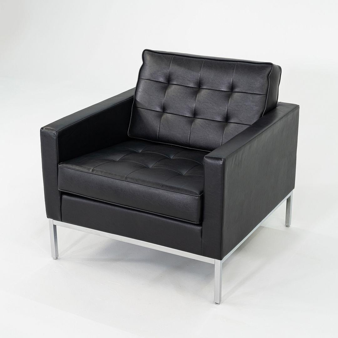 2019 Florence Knoll Club Lounge Chair in pelle nera con base cromata lucida in vendita 1