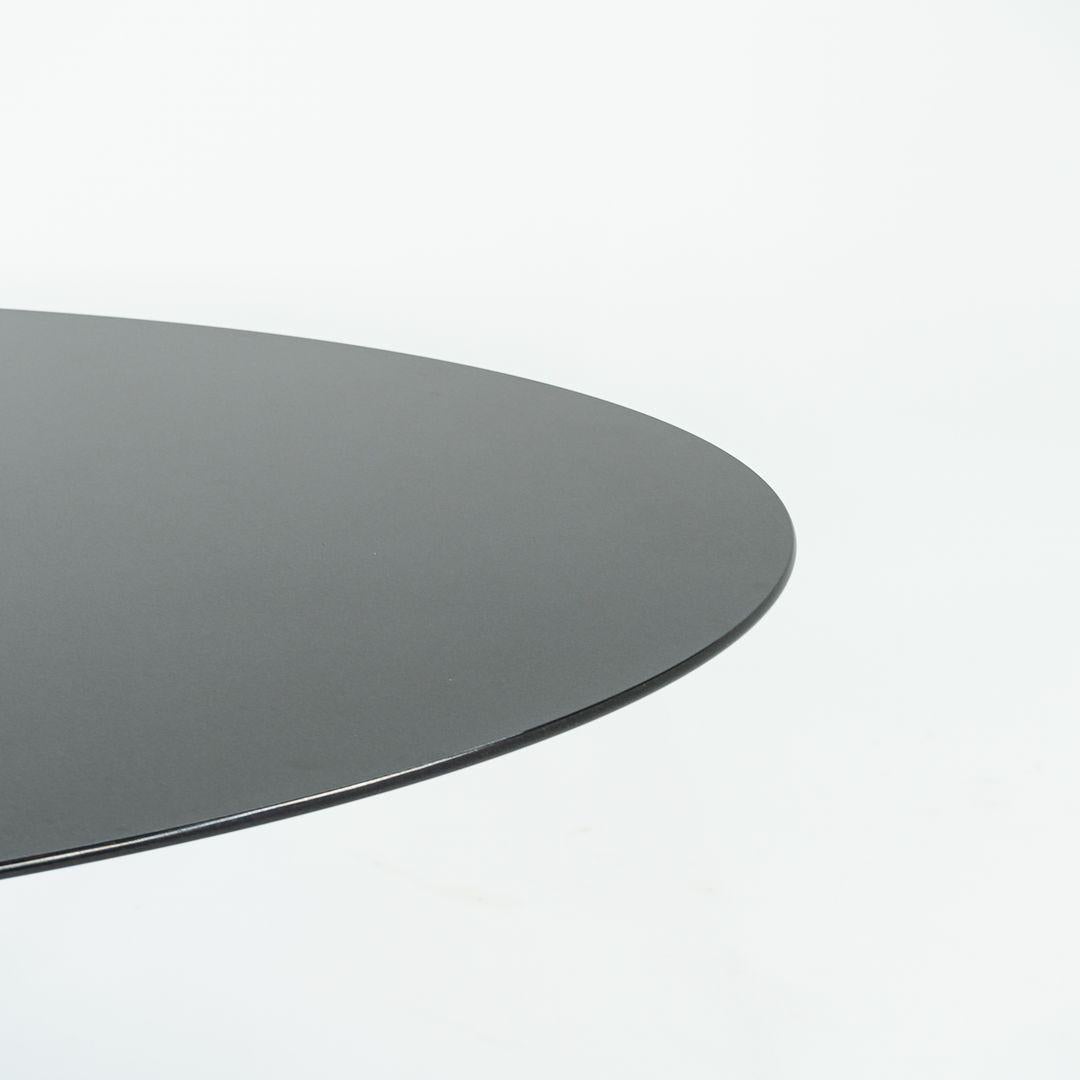 2019 Florence Knoll Table de salle à manger en marbre noir poli avec base chromée 78x48 pouces en vente 1