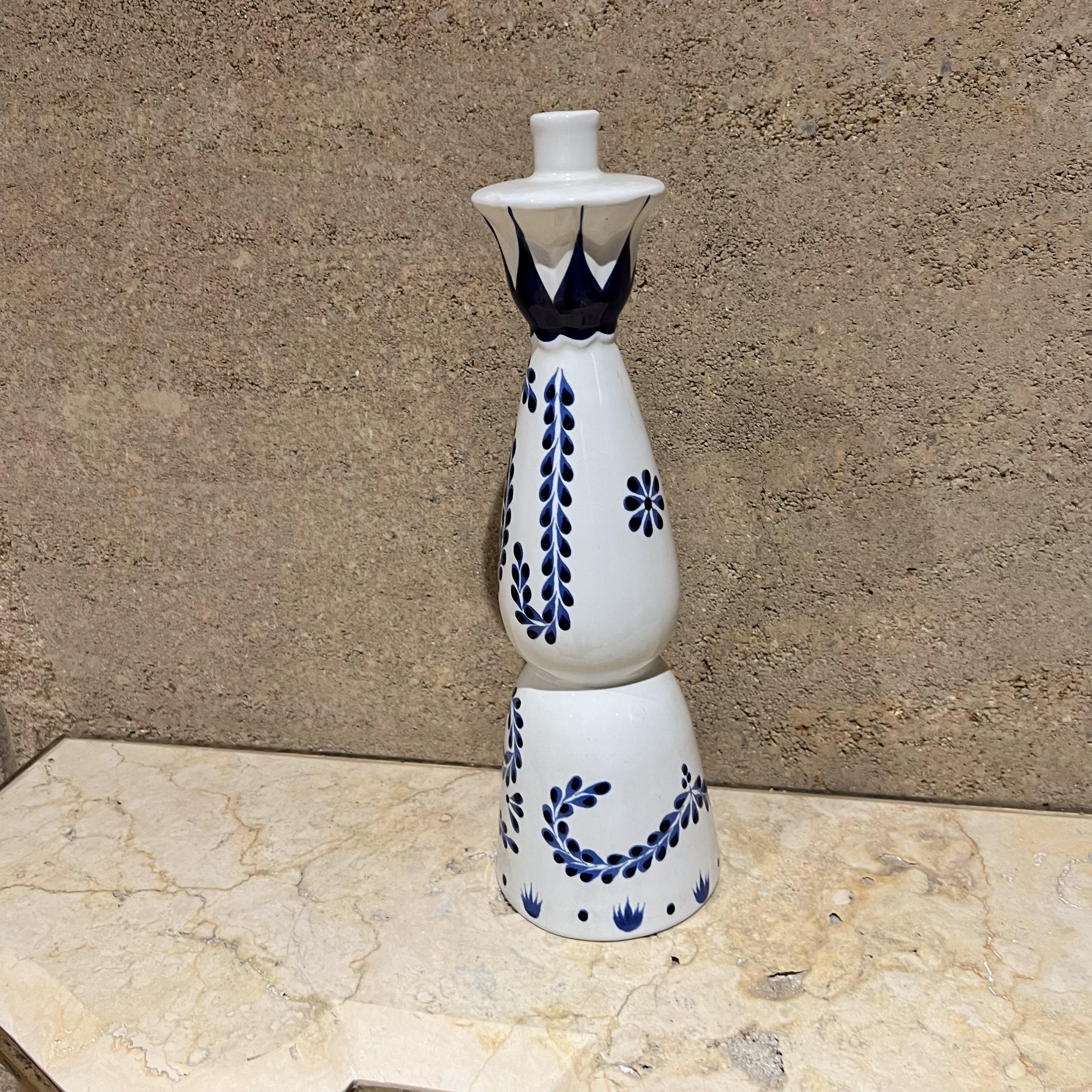 2019 Hand Painted Ceramic Tequila Bottle Clase Azul Reposado 2