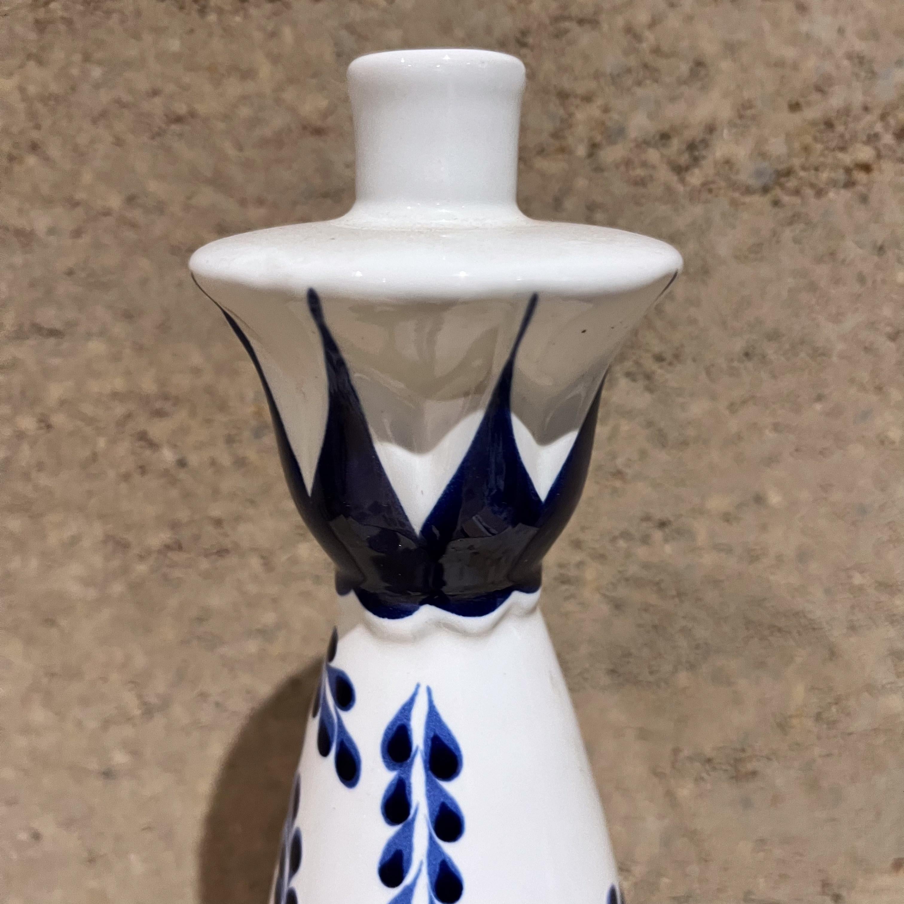 2019 Hand Painted Ceramic Tequila Bottle Clase Azul Reposado 3