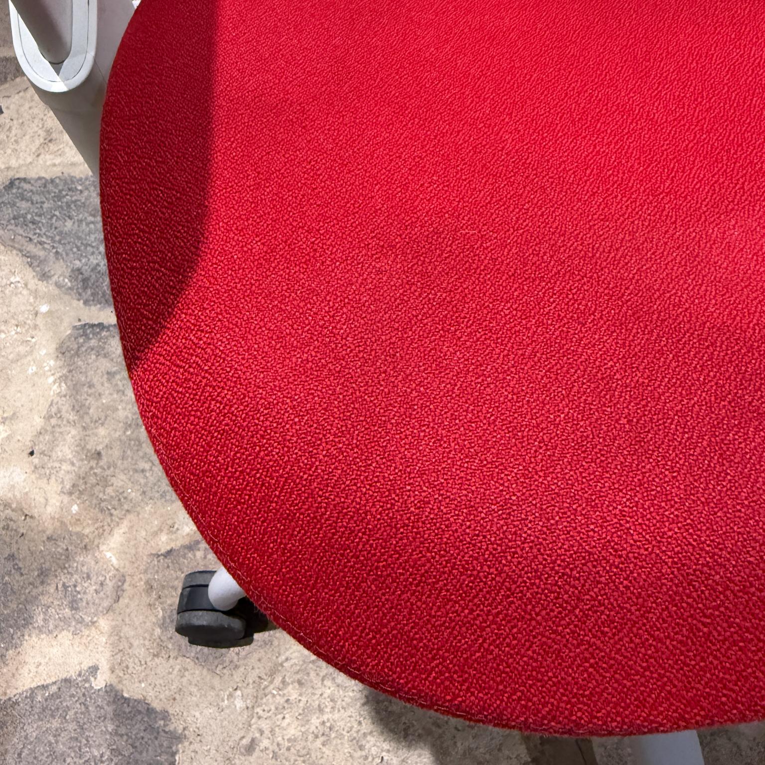 2019 Herman Miller Rojo Blanco Sayl Silla de trabajo de oficina en venta 7