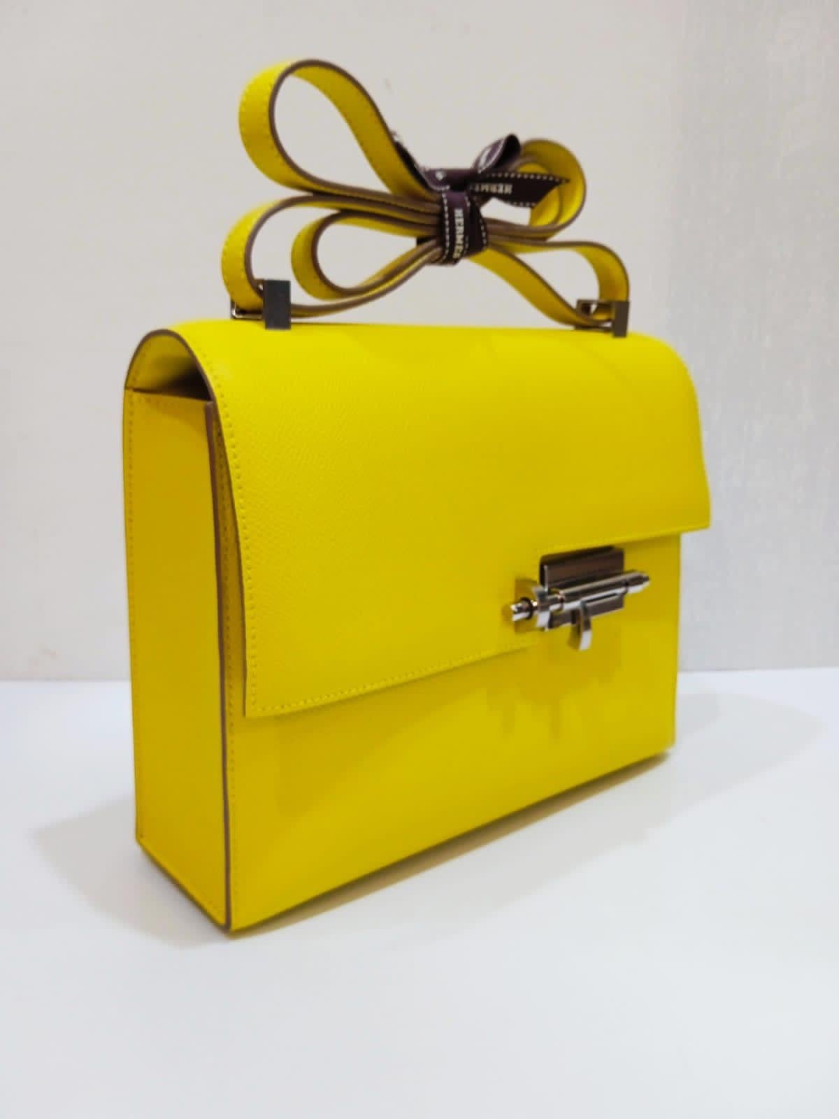 2019 Hermes Lime Epsom Verrou 21 Bag In Excellent Condition In Jakarta, Daerah Khusus Ibukota Jakarta