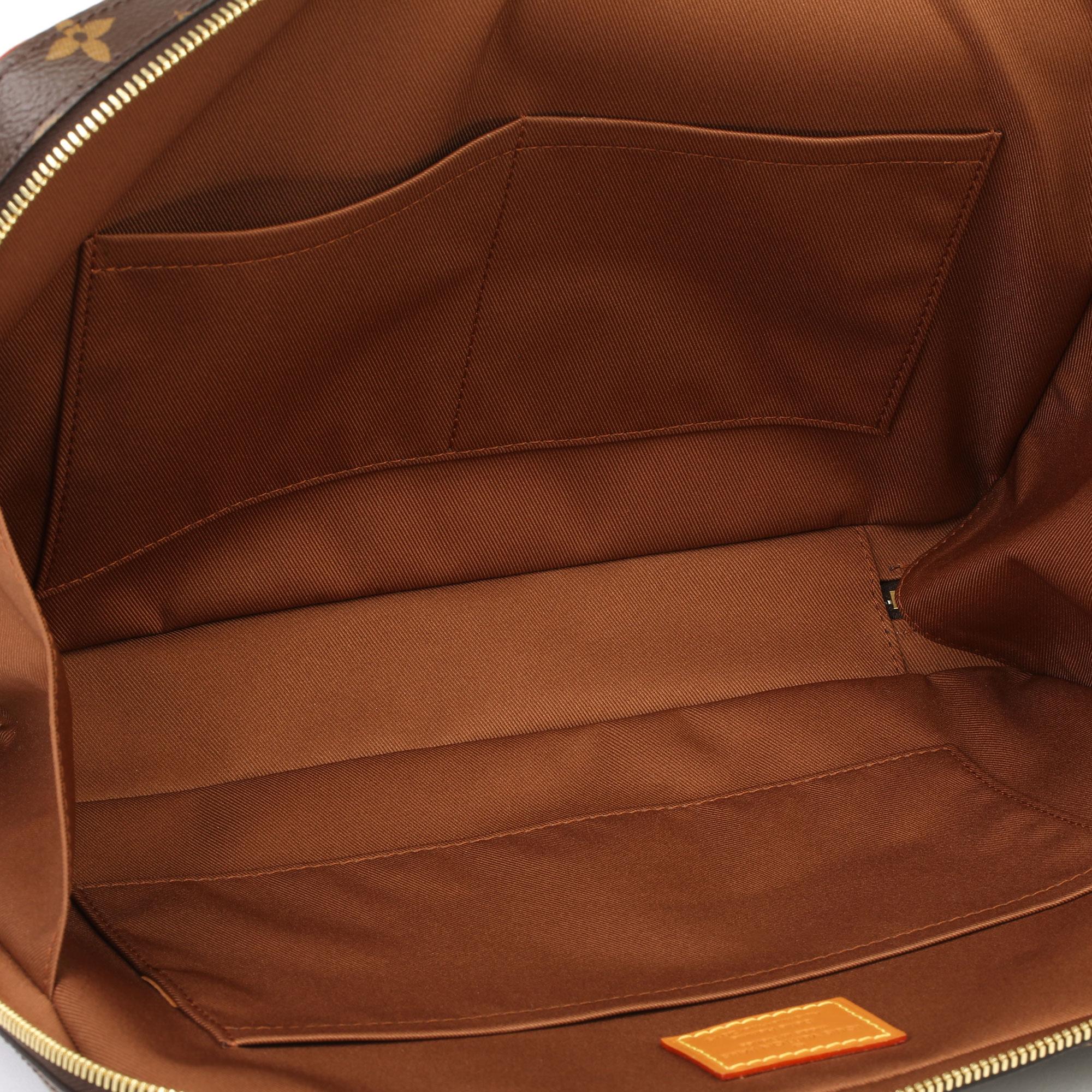 Louis Vuitton Messenger aus Segeltuch mit braunem Monogramm und Leder in Soft Trunk MM im Angebot 5