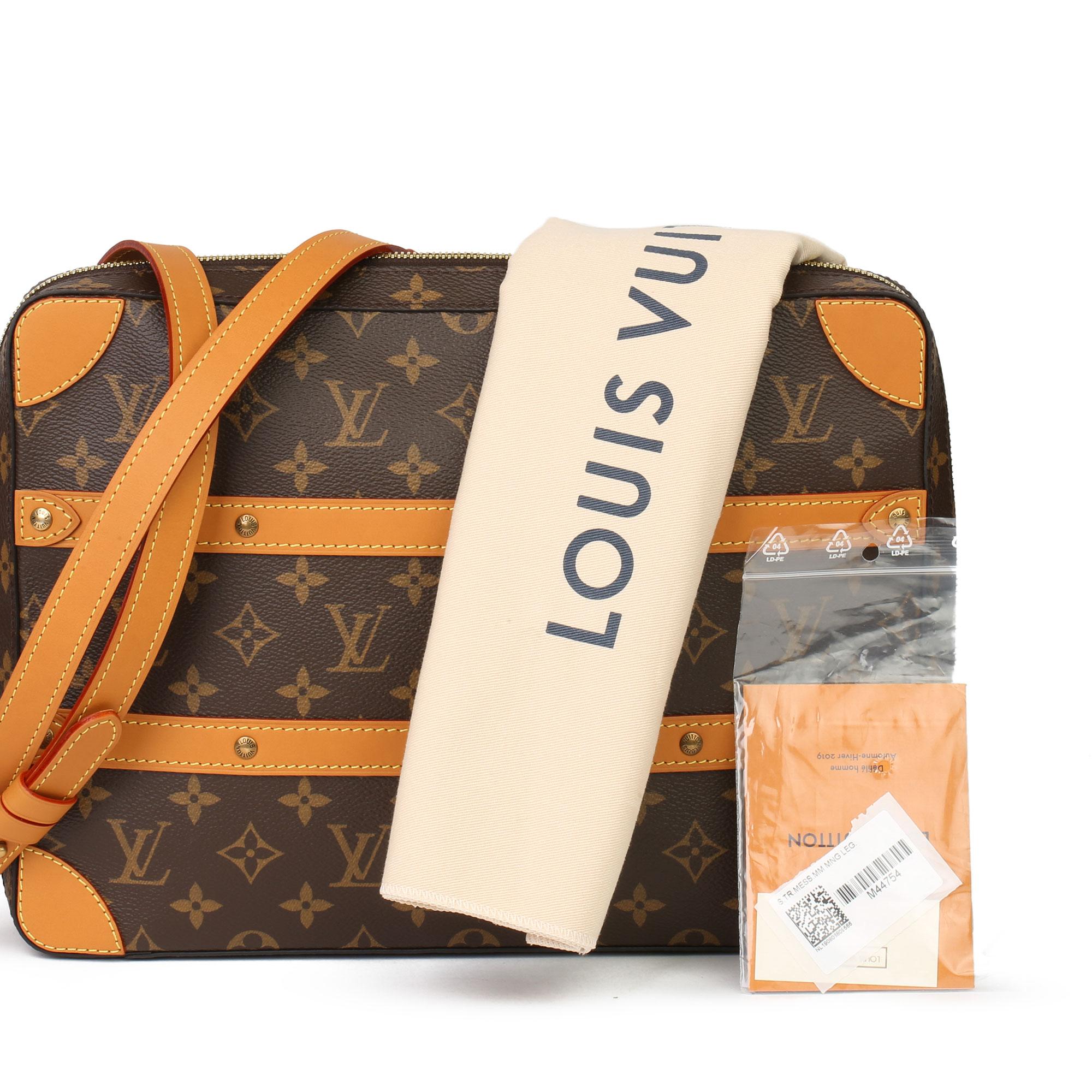 Louis Vuitton Messenger aus Segeltuch mit braunem Monogramm und Leder in Soft Trunk MM im Angebot 6