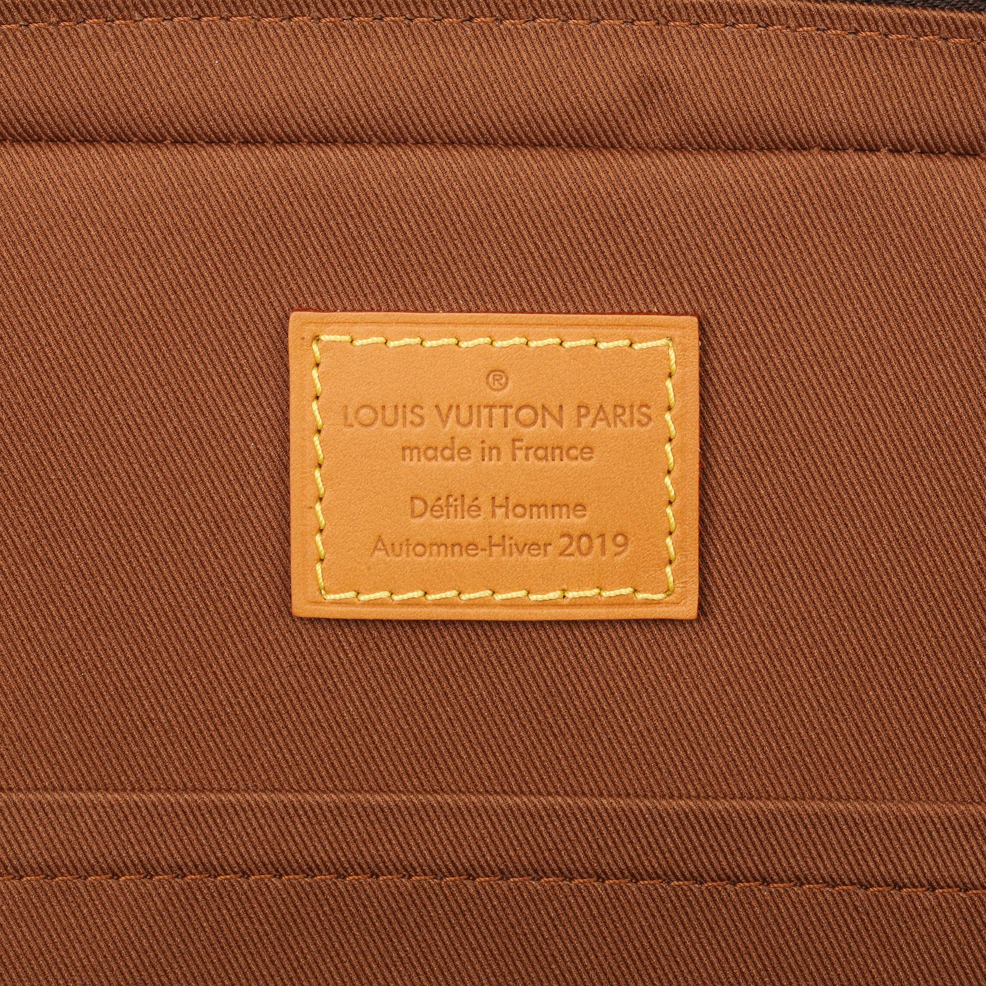 Louis Vuitton Messenger aus Segeltuch mit braunem Monogramm und Leder in Soft Trunk MM im Angebot 3