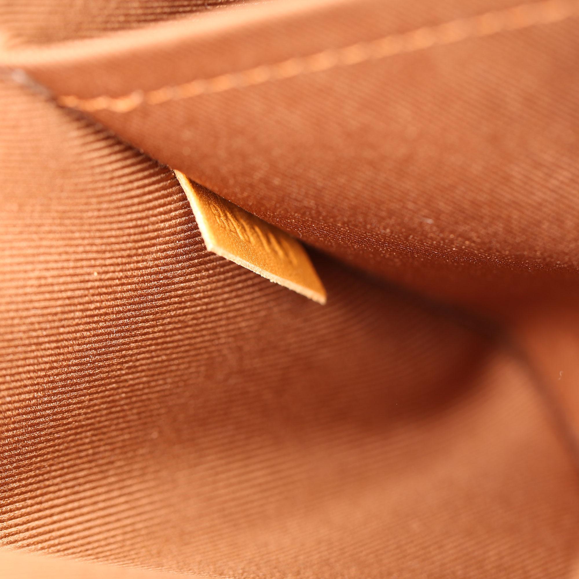 Louis Vuitton 2019 Monogramme Brown Canvas & Leather Soft Trunk Messenger MM en vente 4